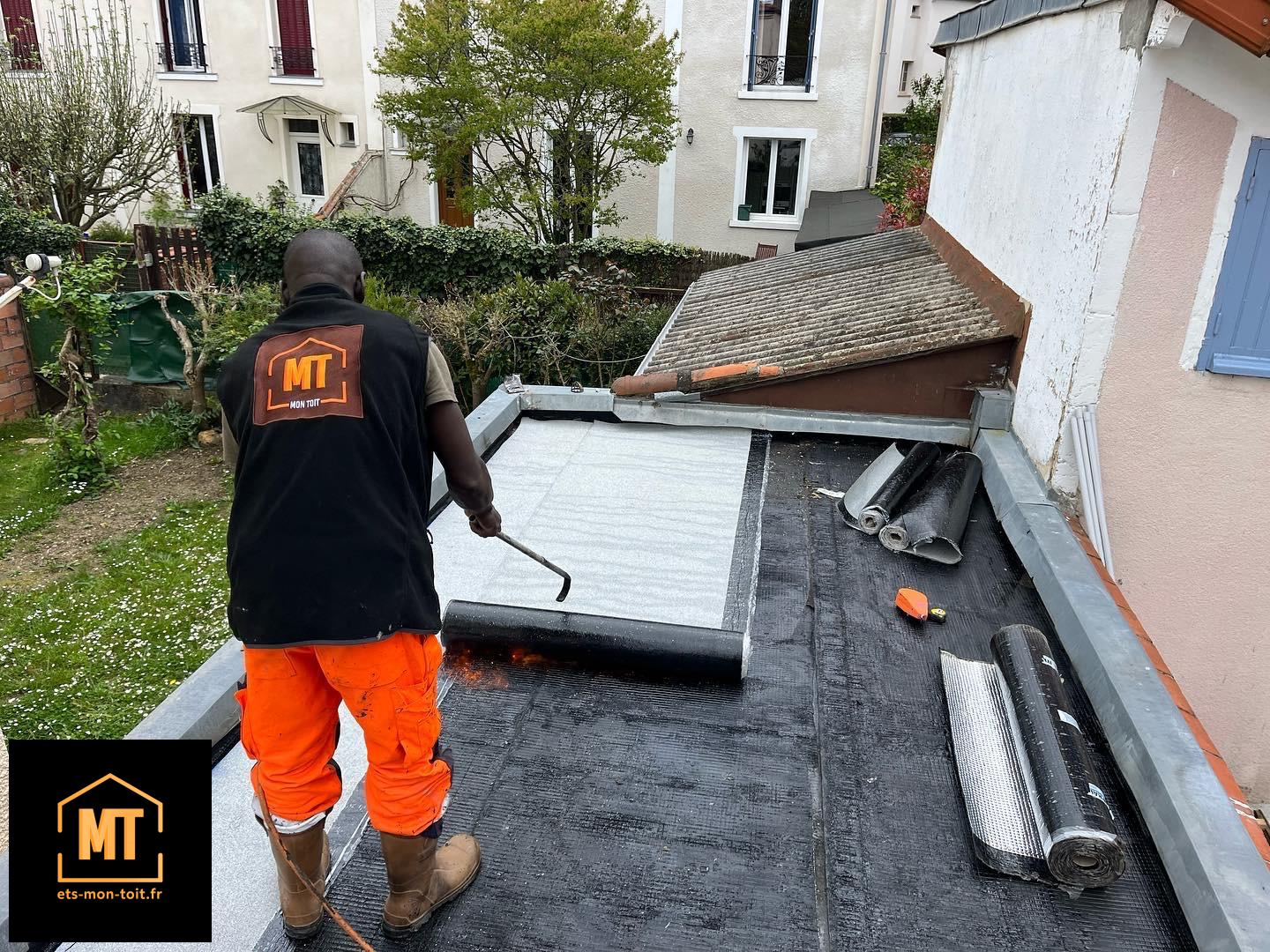 Intervention d’urgence sur toiture plate goudronnée à Viroflay dans les Yvelines